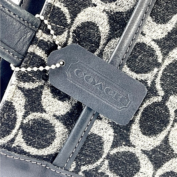 *RARE* Vintage Coach! 🖤 2000 Wool & Leathered Tote - Picture 4 of 15